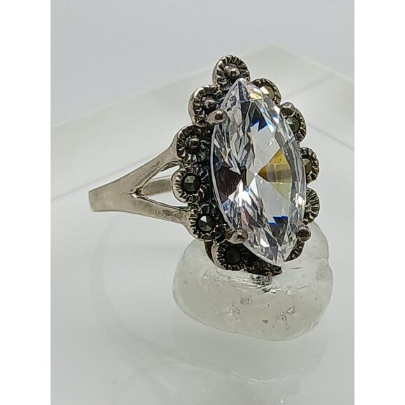 Vintage Jewelry Marcasite Sterling Silver Solitaire Simulated Diamond Ring SZ 9 - Picture 1 of 9